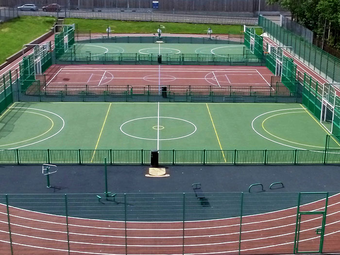 surfacing on outdoor sports courts and multi-use games areas 